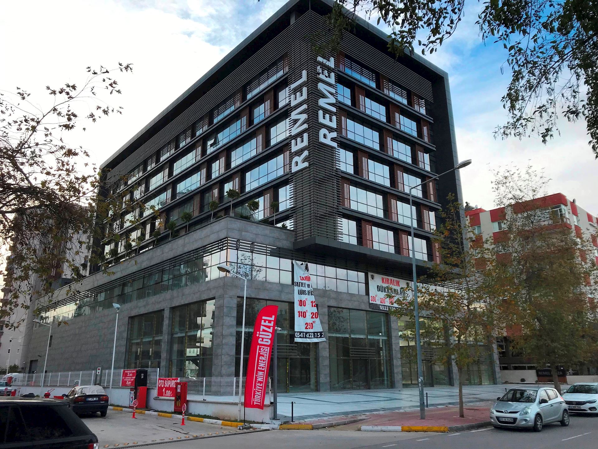 Remel Plaza