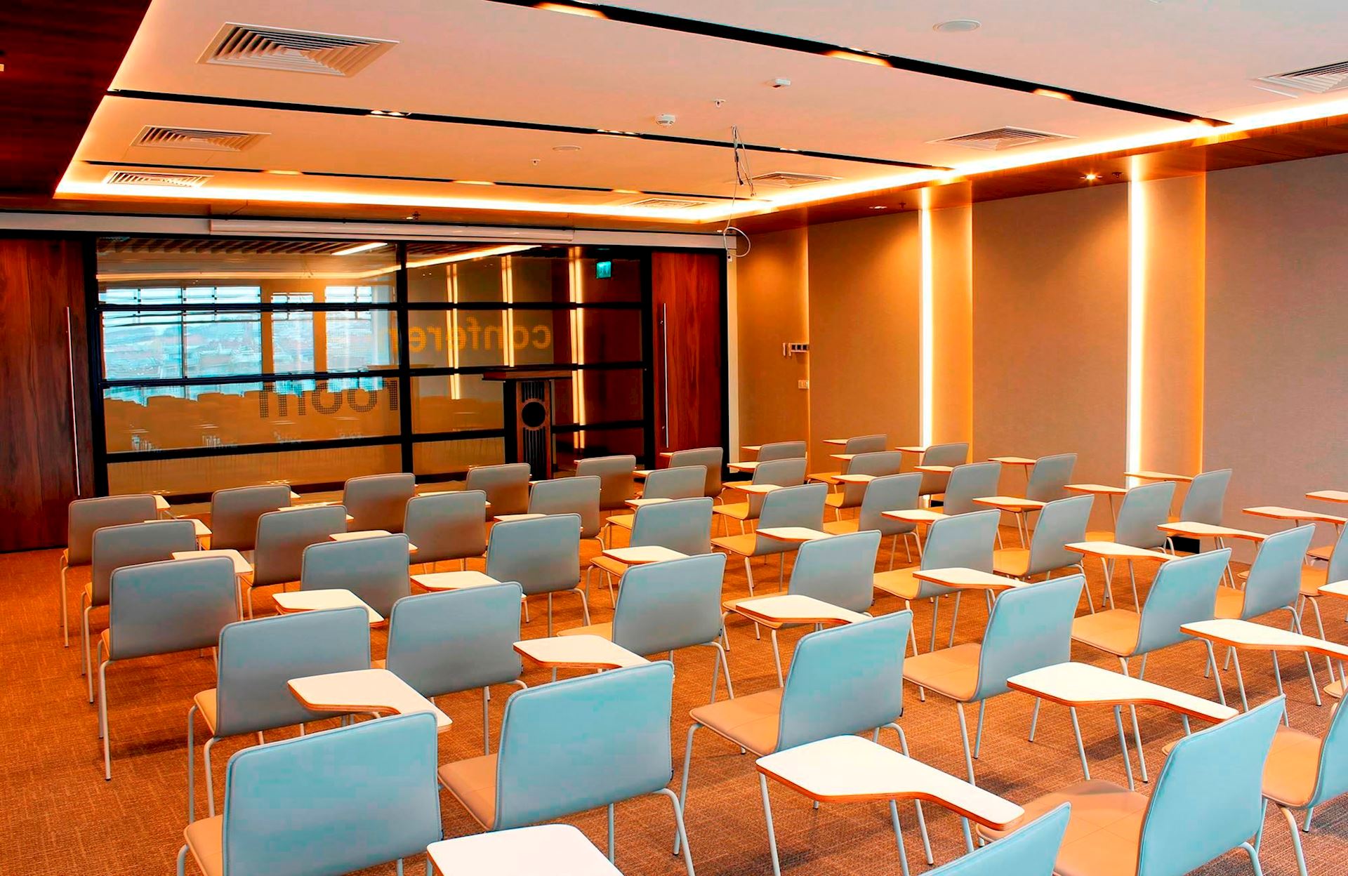 Axis İstanbul i